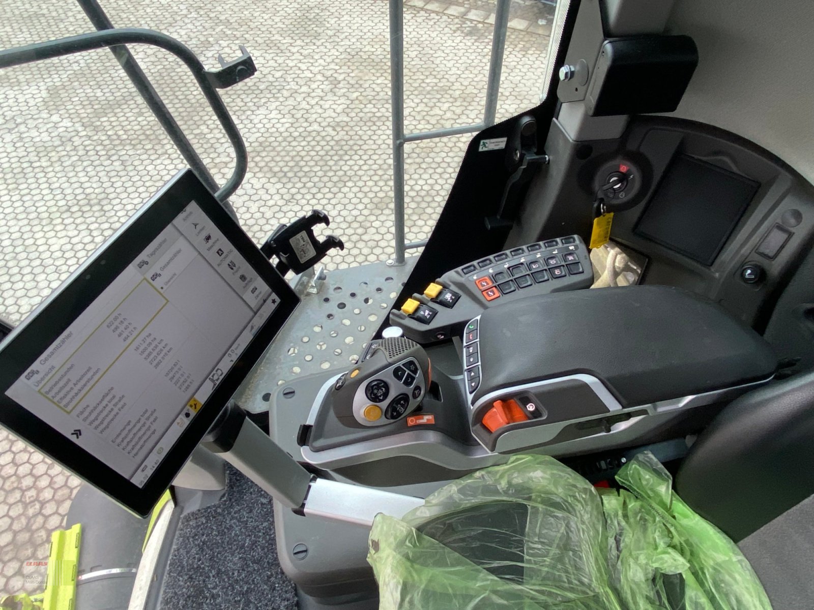 Mähdrescher от тип CLAAS 7400, Gebrauchtmaschine в Vohburg (Снимка 10)