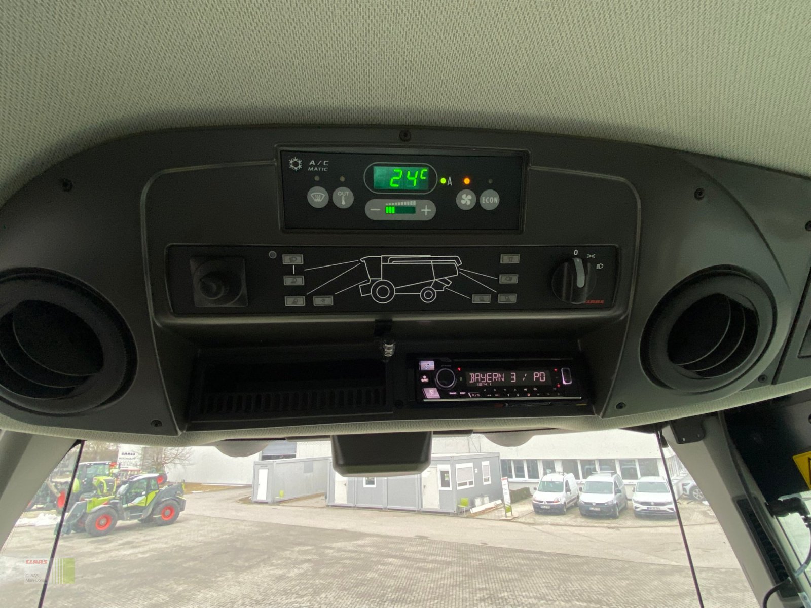 Mähdrescher от тип CLAAS 7400, Gebrauchtmaschine в Vohburg (Снимка 12)