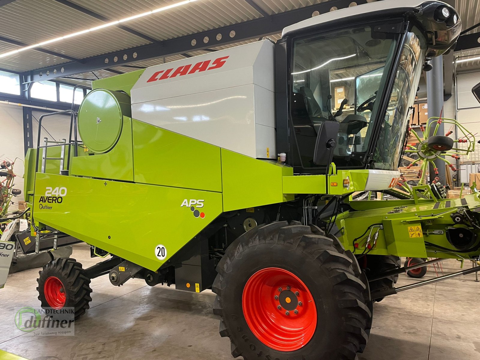 Mähdrescher des Typs CLAAS Avero 240 APS, Gebrauchtmaschine in Hohentengen (Bild 1)