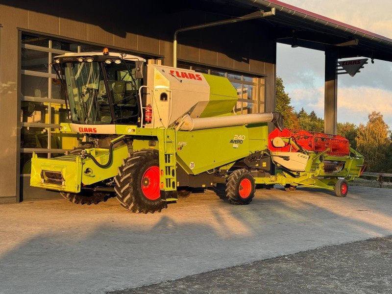 Mähdrescher des Typs CLAAS Avero 240 APS, Gebrauchtmaschine in Zorneding (Bild 1)