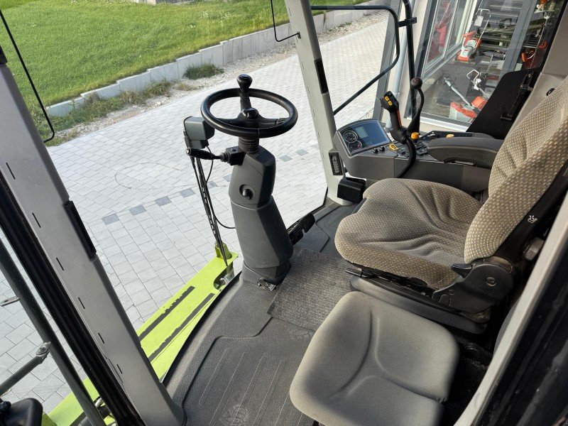 Mähdrescher des Typs CLAAS Avero 240 APS, Gebrauchtmaschine in Zorneding (Bild 5)