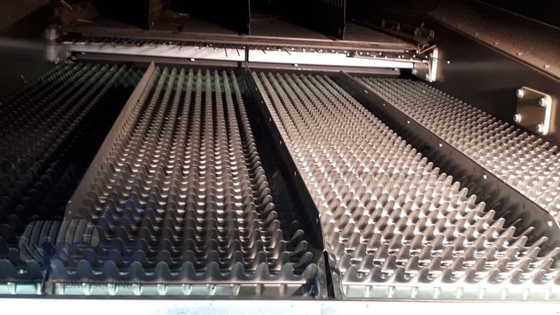 Mähdrescher typu CLAAS Avero 240 Autocontour, 3D, Gebrauchtmaschine v Schutterzell (Obrázek 10)