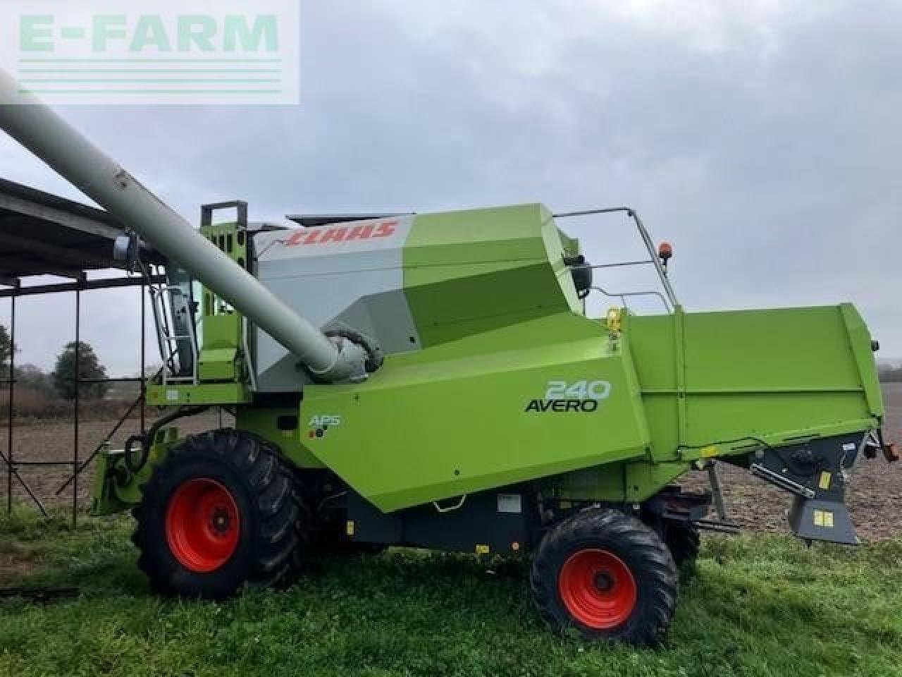 Mähdrescher tip CLAAS AVERO 240, Gebrauchtmaschine in LUTON (Poză 1)