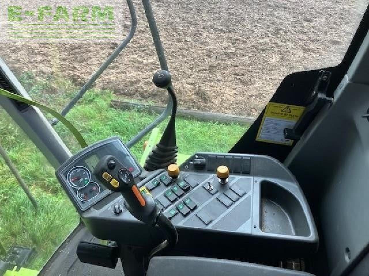 Mähdrescher tip CLAAS AVERO 240, Gebrauchtmaschine in LUTON (Poză 9)