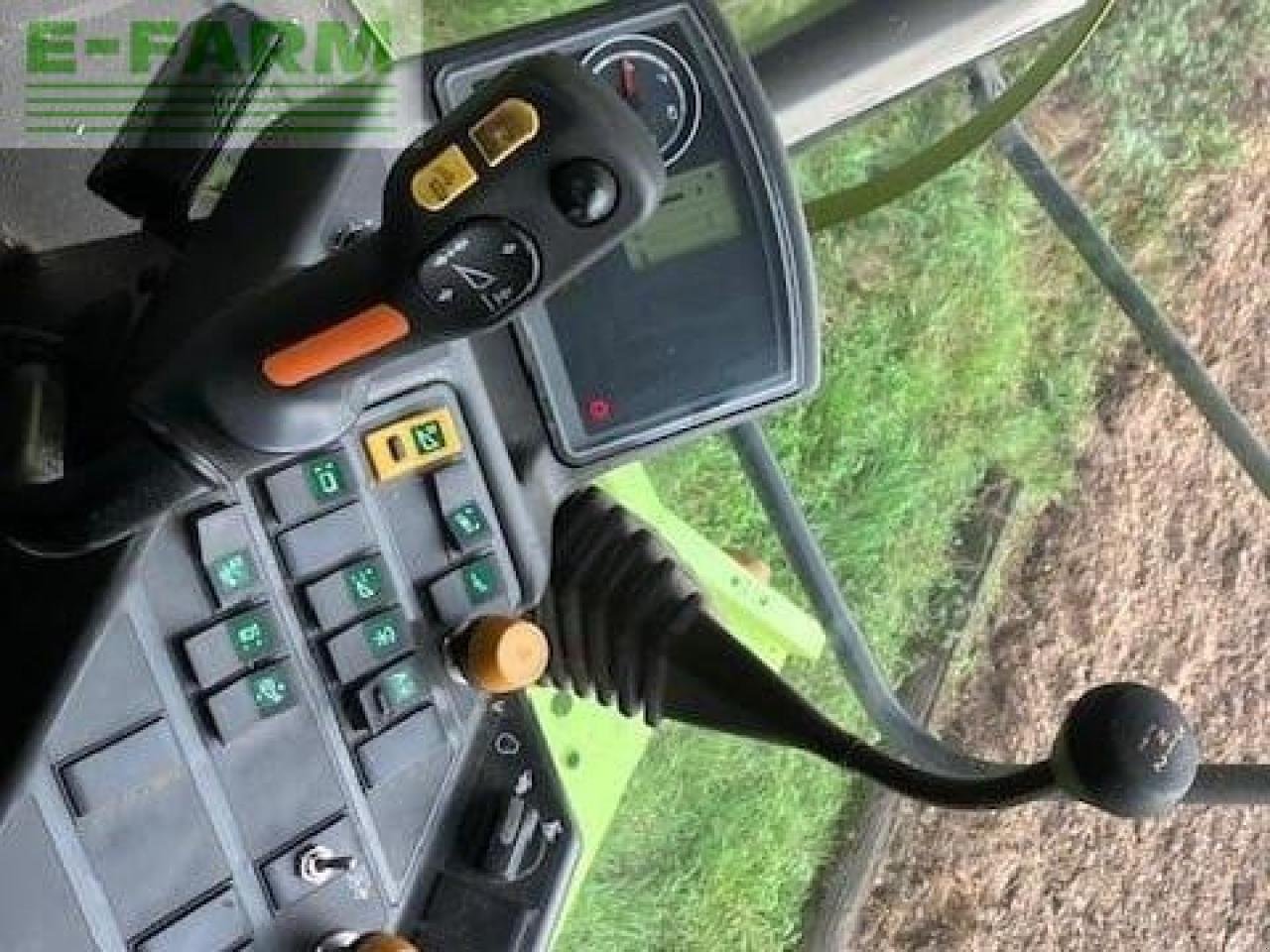 Mähdrescher tip CLAAS AVERO 240, Gebrauchtmaschine in LUTON (Poză 15)