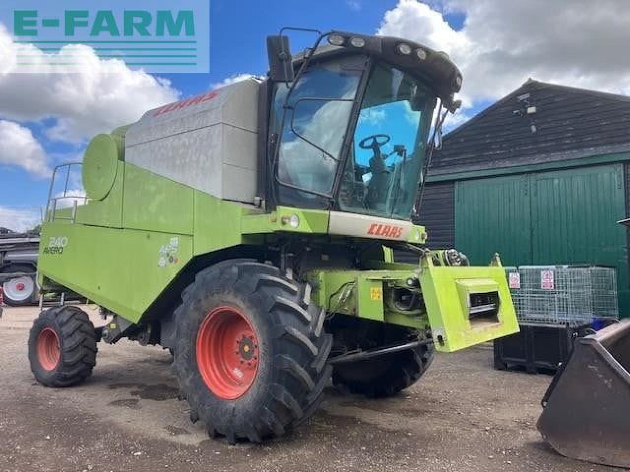 Mähdrescher del tipo CLAAS AVERO 240, Gebrauchtmaschine en LUTON (Imagen 1)