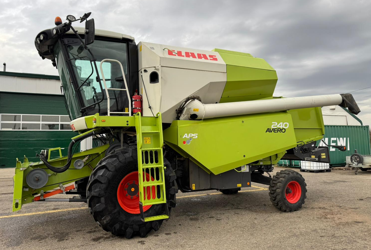 Mähdrescher of the type CLAAS Avero 240, Gebrauchtmaschine in Orţişoara (Picture 2)