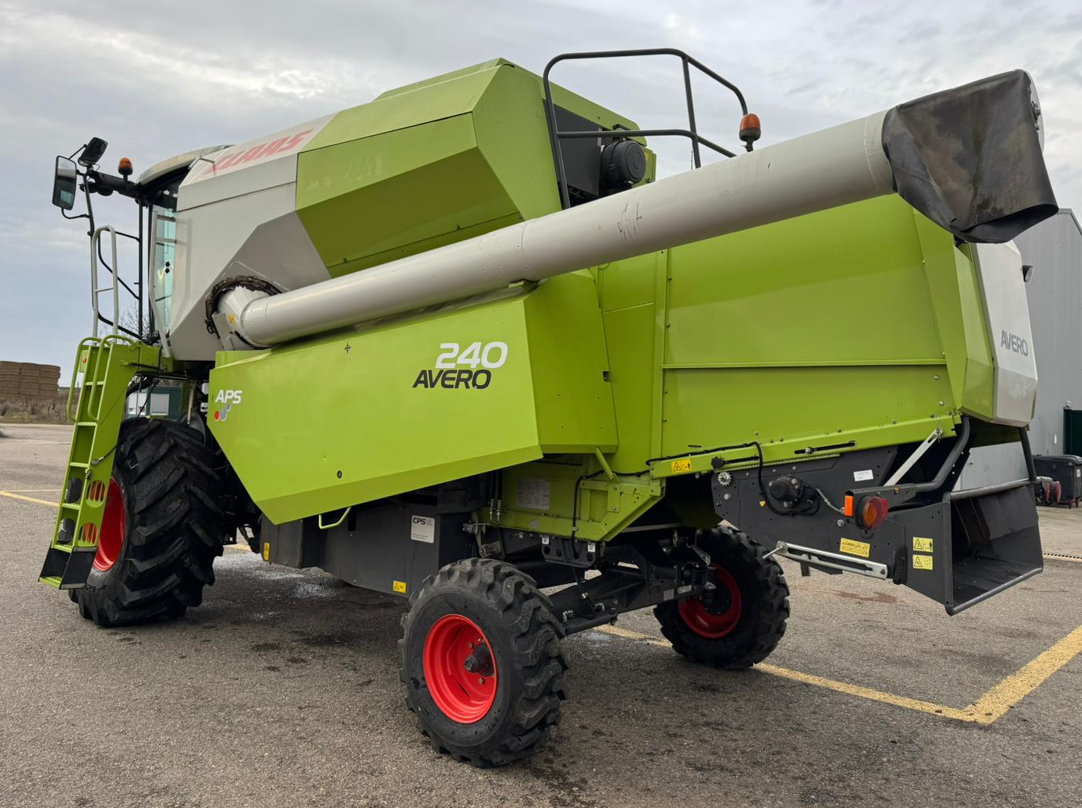 Mähdrescher of the type CLAAS Avero 240, Gebrauchtmaschine in Orţişoara (Picture 3)