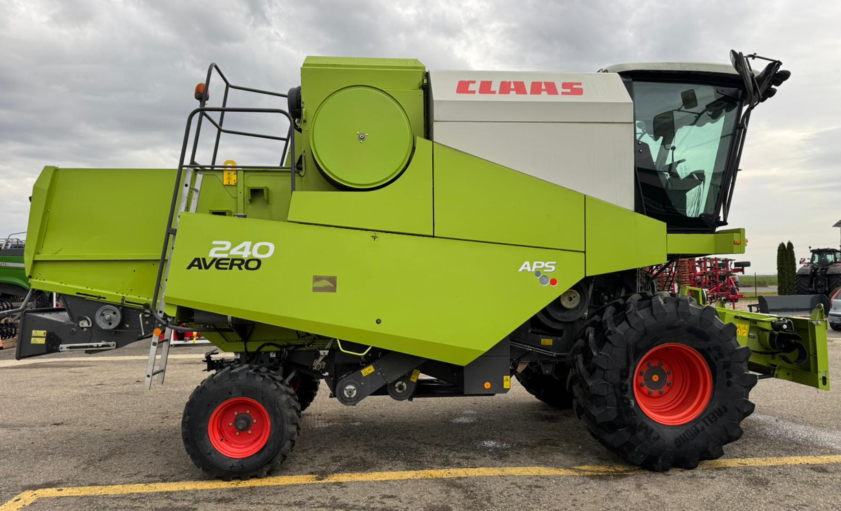Mähdrescher of the type CLAAS Avero 240, Gebrauchtmaschine in Orţişoara (Picture 4)