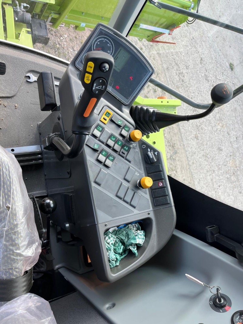 Mähdrescher za tip CLAAS Avero 240, Gebrauchtmaschine u Elmenhorst-Lanken (Slika 16)