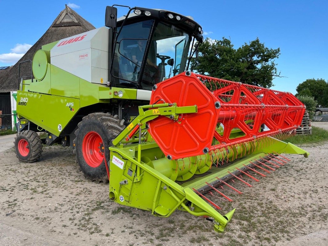 Mähdrescher za tip CLAAS Avero 240, Gebrauchtmaschine u Elmenhorst-Lanken (Slika 7)