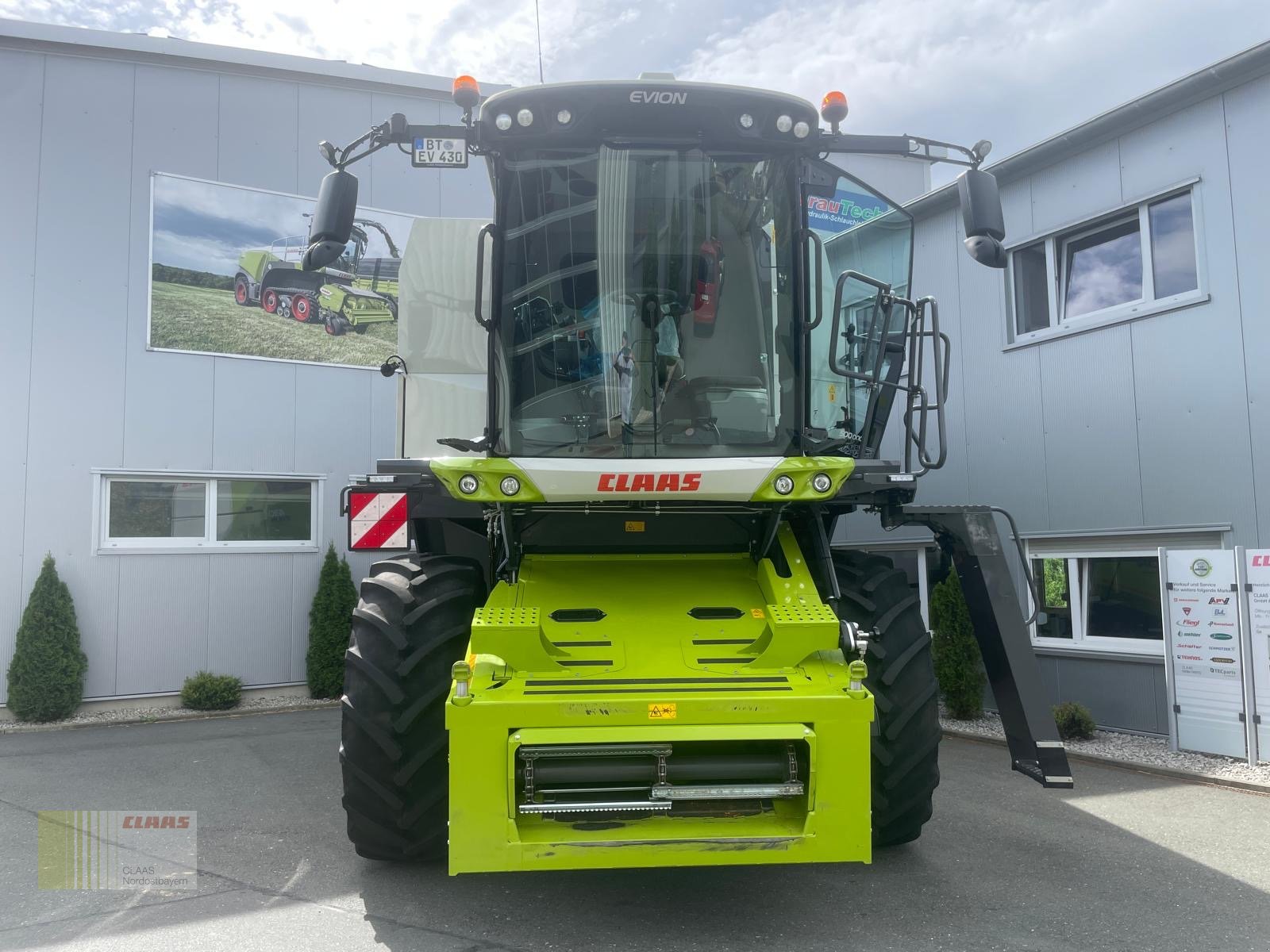 Mähdrescher des Typs CLAAS CLAAS Evion 430 + C490 und TW, Neumaschine in Hof (Bild 2)