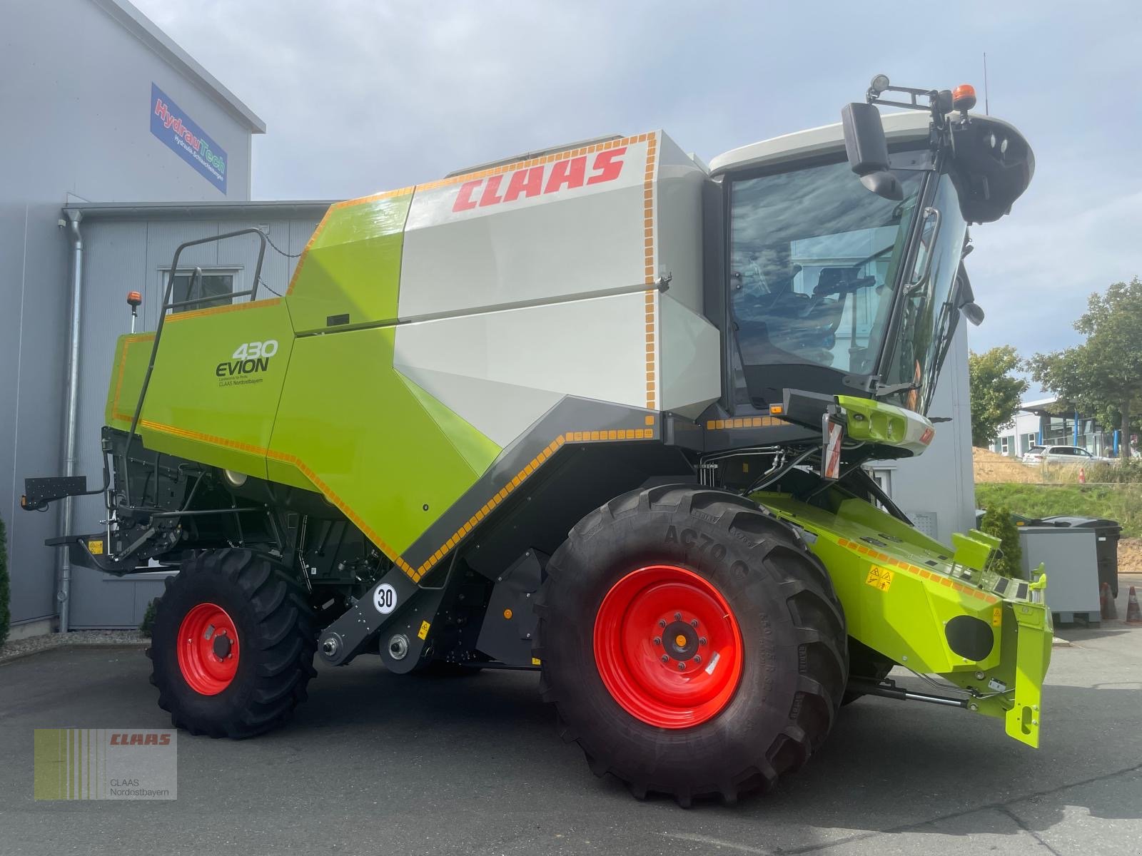 Mähdrescher des Typs CLAAS CLAAS Evion 430 + C490 und TW, Neumaschine in Hof (Bild 5)