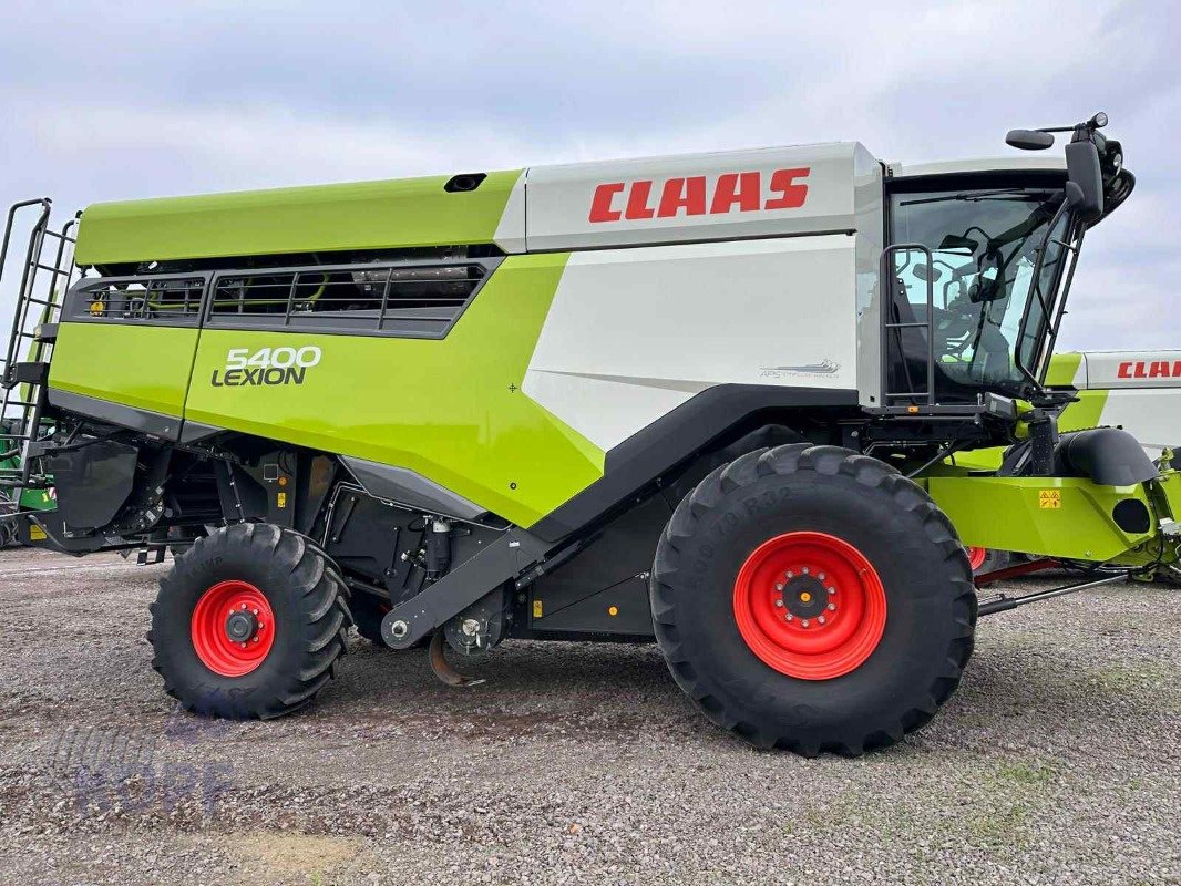 Mähdrescher of the type CLAAS Claas Lexion 5400 3D CEMOS V Kanal (Allrad), Gebrauchtmaschine in Schutterzell (Picture 3)
