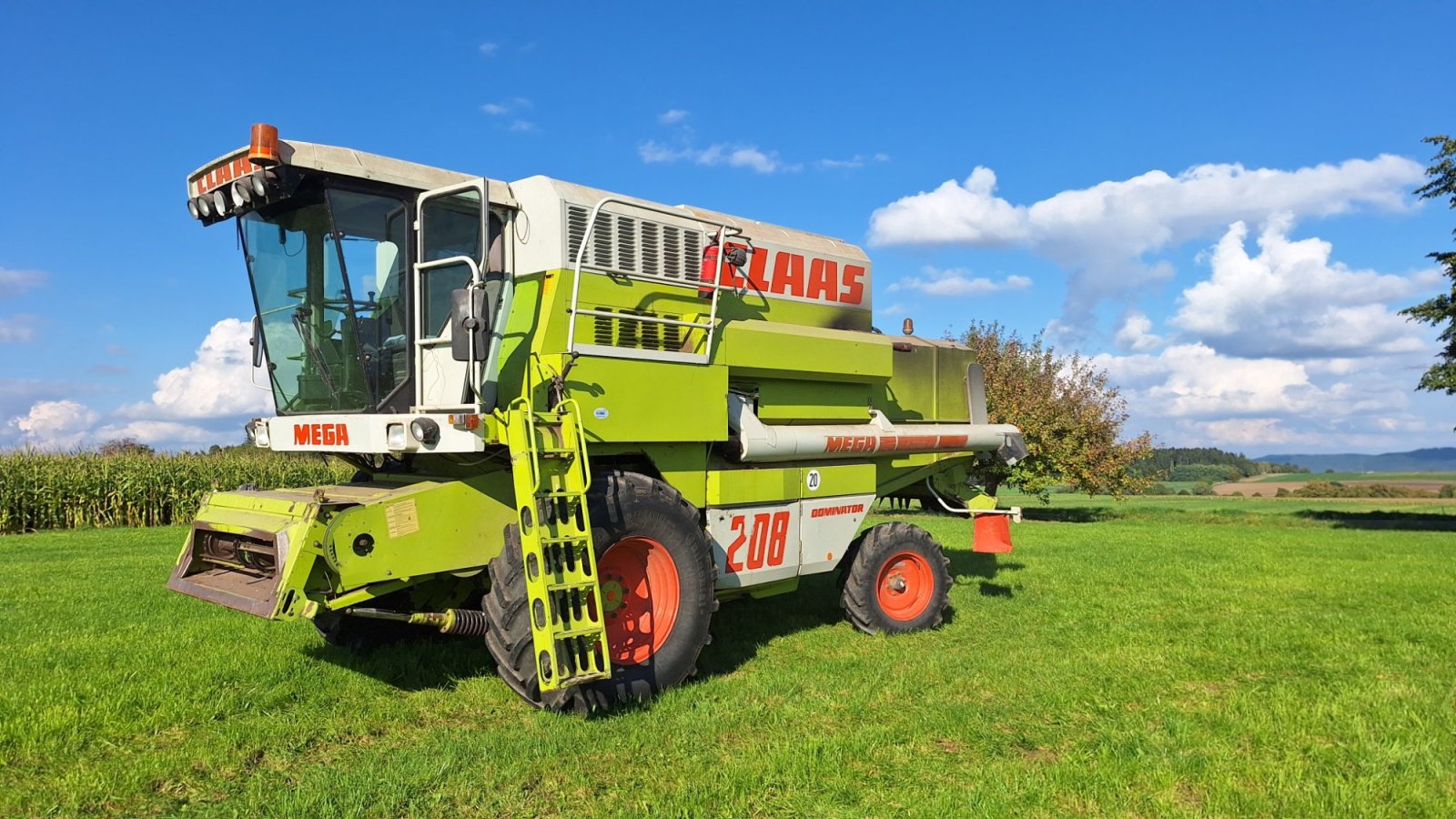 Mähdrescher typu CLAAS Dominator 208 Mega, Gebrauchtmaschine v Vöhringen (Obrázek 1)