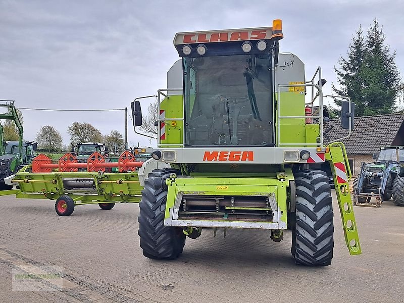 Mähdrescher typu CLAAS DOMINATOR 218 MEGA  3D, Gebrauchtmaschine v Leichlingen (Obrázek 2)