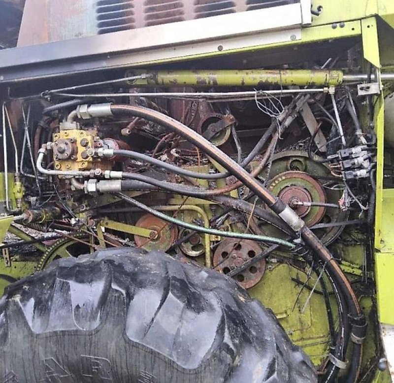 Mähdrescher tipa CLAAS Dominator 218 Mega Brandschaden. Standort nähe Regensburg, Gebrauchtmaschine u Honigsee (Slika 8)