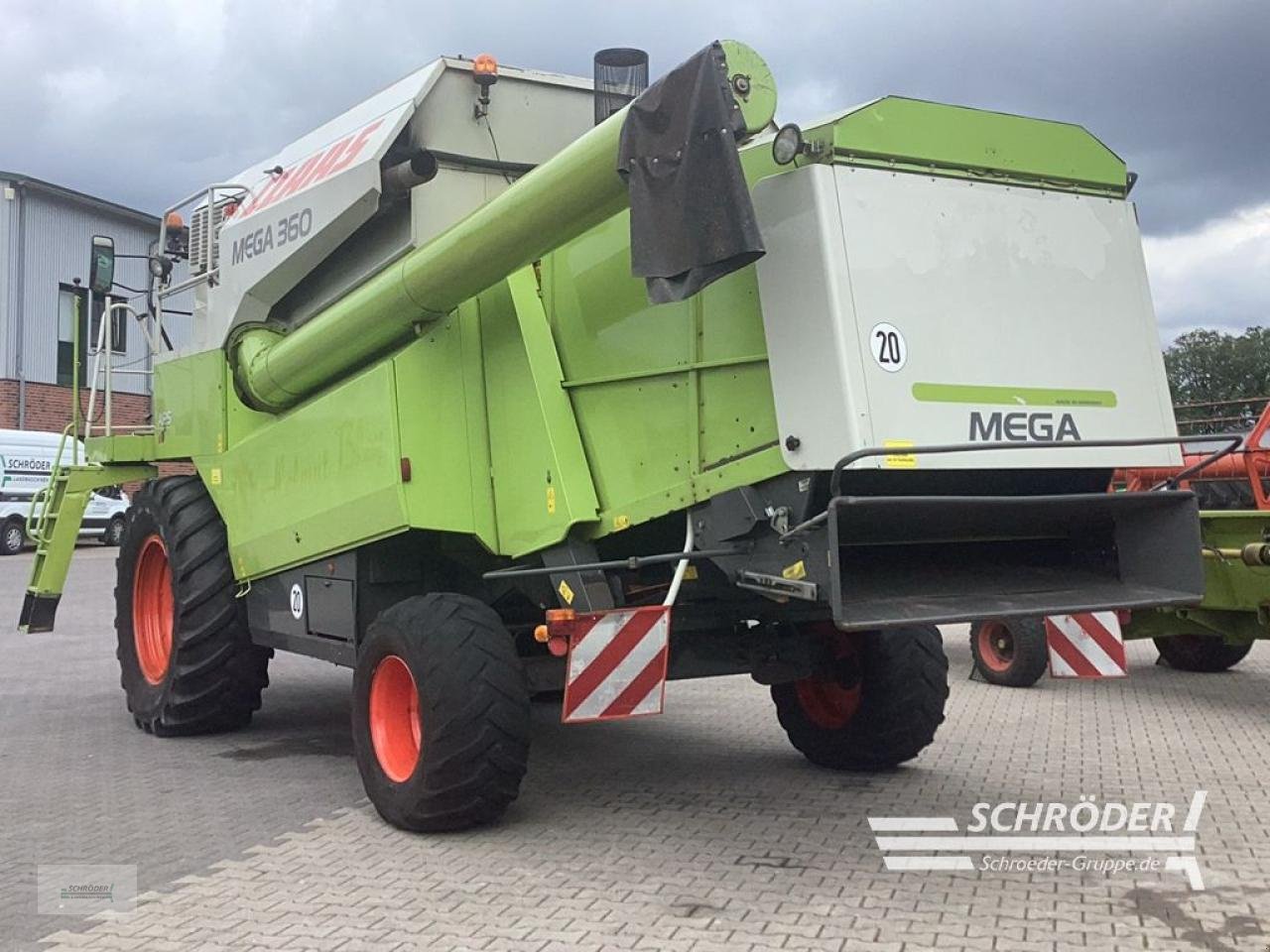 Mähdrescher del tipo CLAAS DOMINATOR 360 MEGA + C 600 SCHNEIDWERK, Gebrauchtmaschine In Lastrup (Immagine 3)