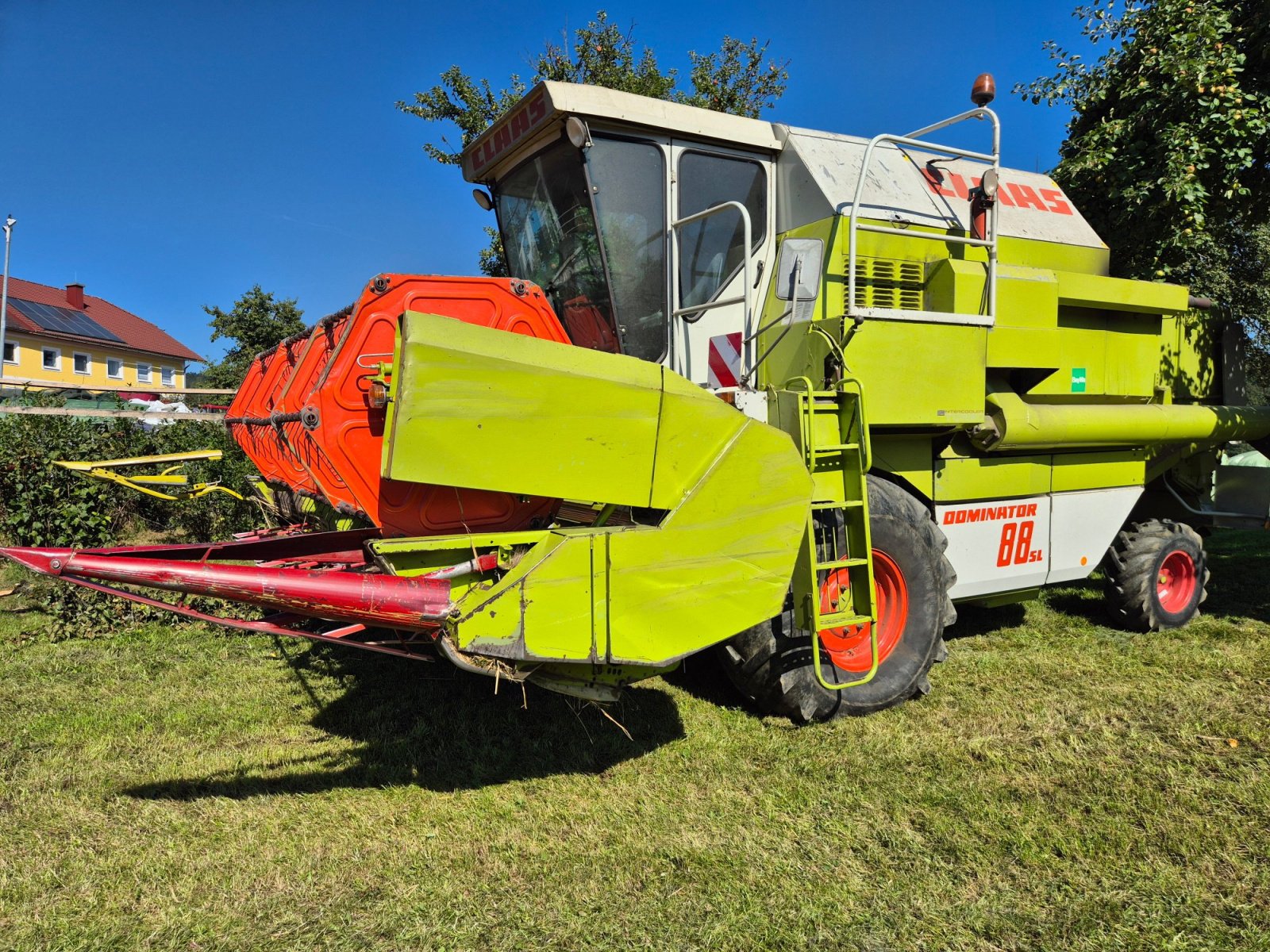 Mähdrescher del tipo CLAAS Dominator 88 SL, Gebrauchtmaschine en Pfarrkirchen im Mühlkreis (Imagen 1)