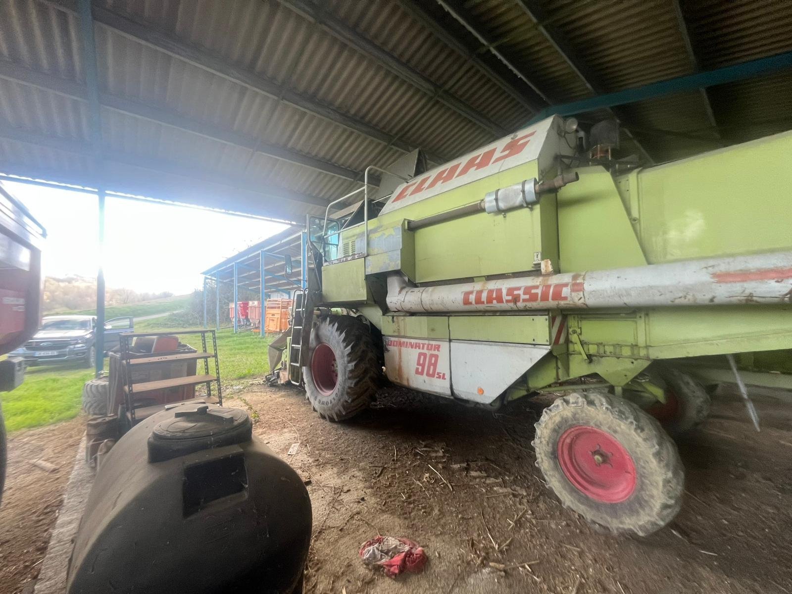 Mähdrescher tip CLAAS Dominator 98 sl, Gebrauchtmaschine in ORLEIX (Poză 2)