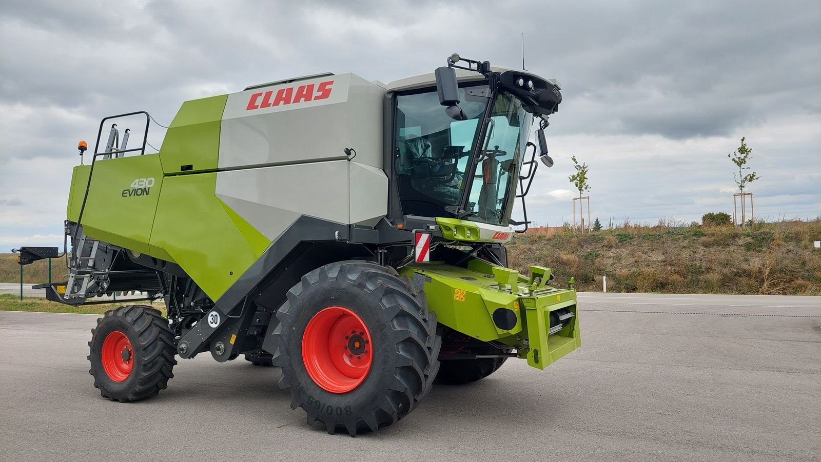 Mähdrescher des Typs CLAAS Evion 430, Neumaschine in Grund (Bild 4)