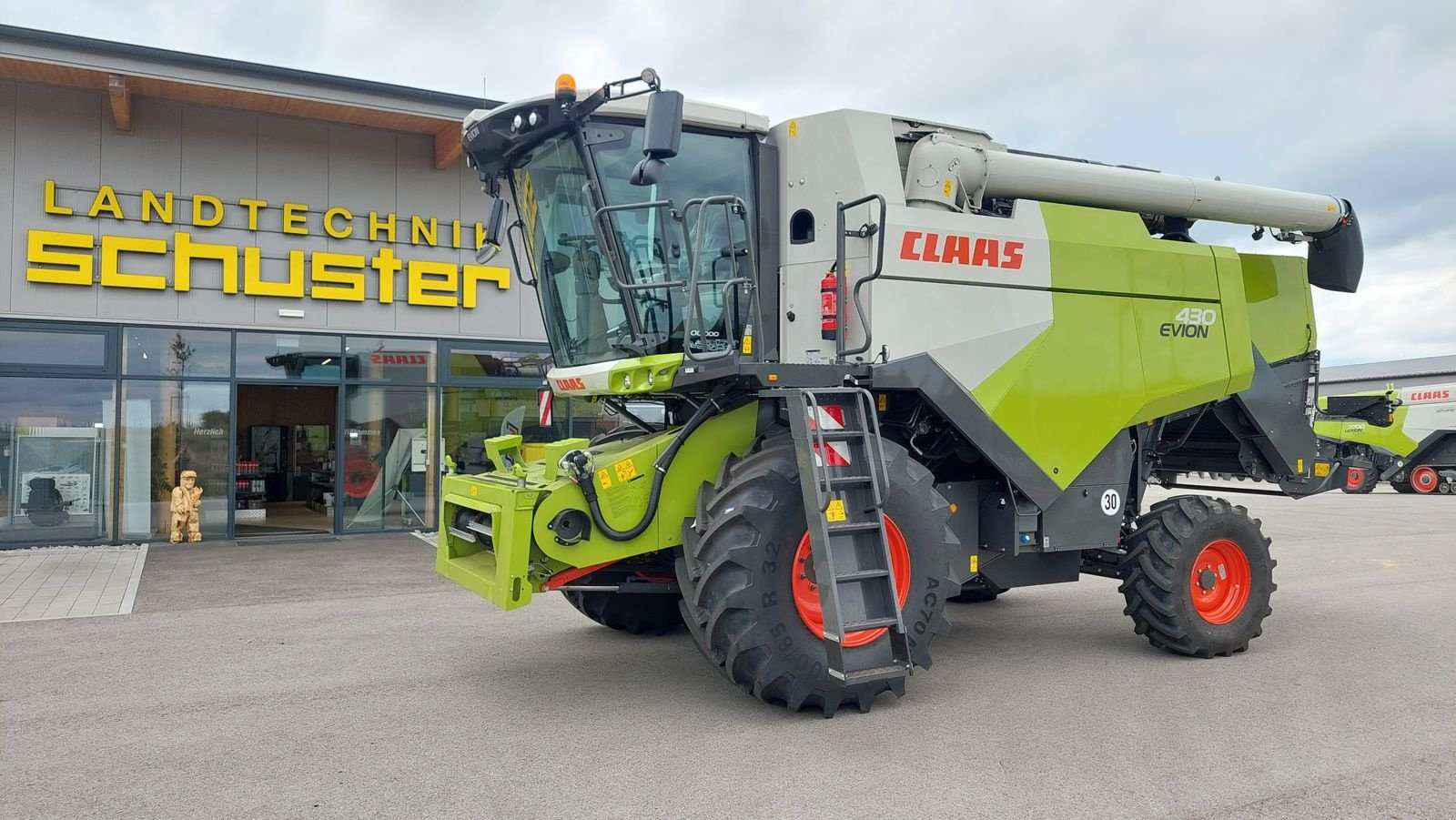 Mähdrescher des Typs CLAAS Evion 430, Neumaschine in Grund (Bild 1)