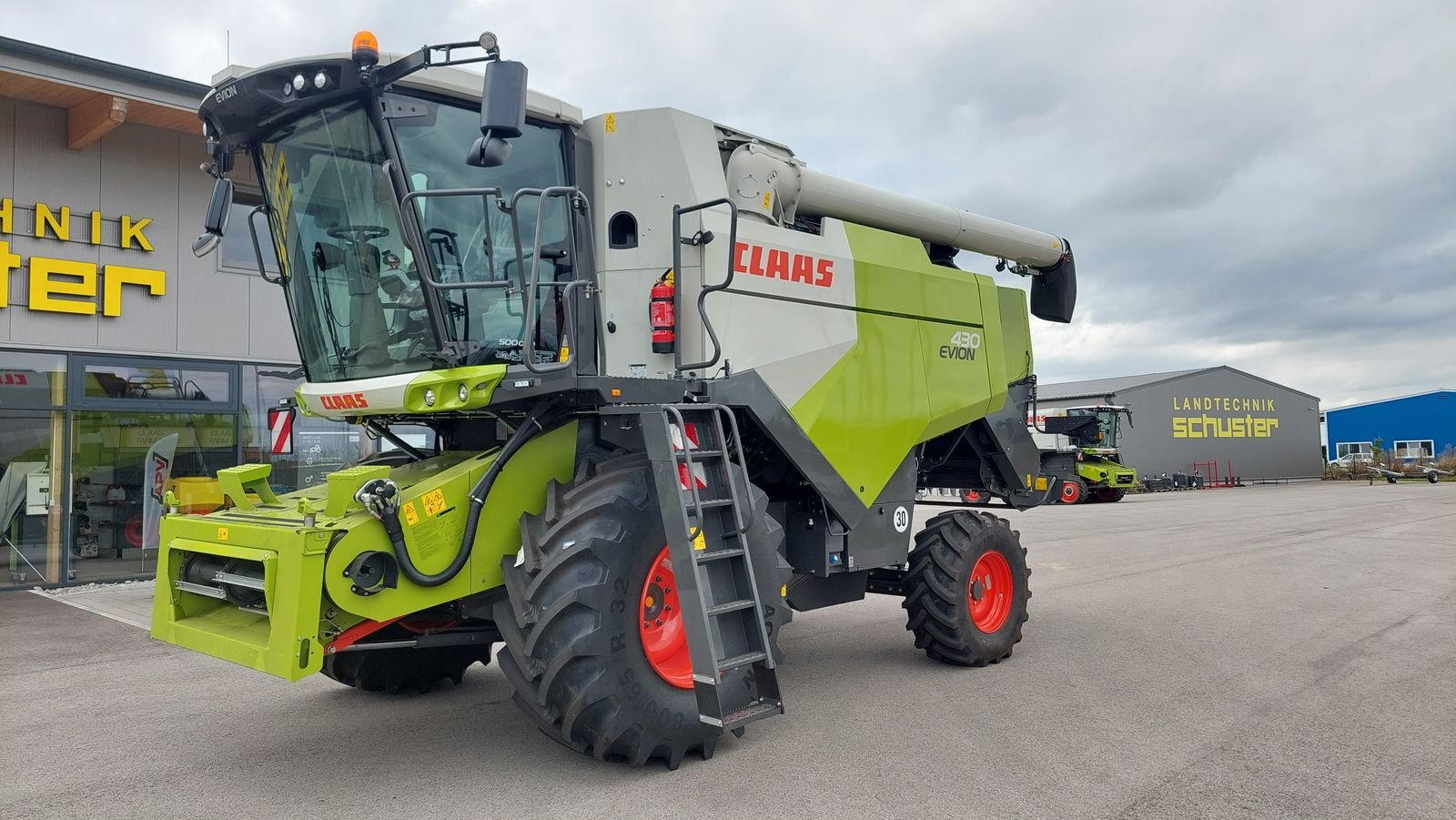 Mähdrescher des Typs CLAAS Evion 430, Neumaschine in Grund (Bild 3)
