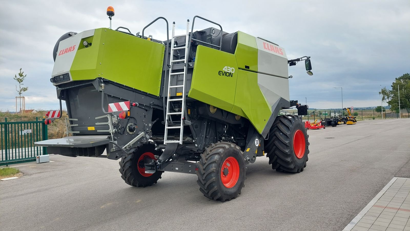 Mähdrescher des Typs CLAAS Evion 430, Neumaschine in Grund (Bild 7)