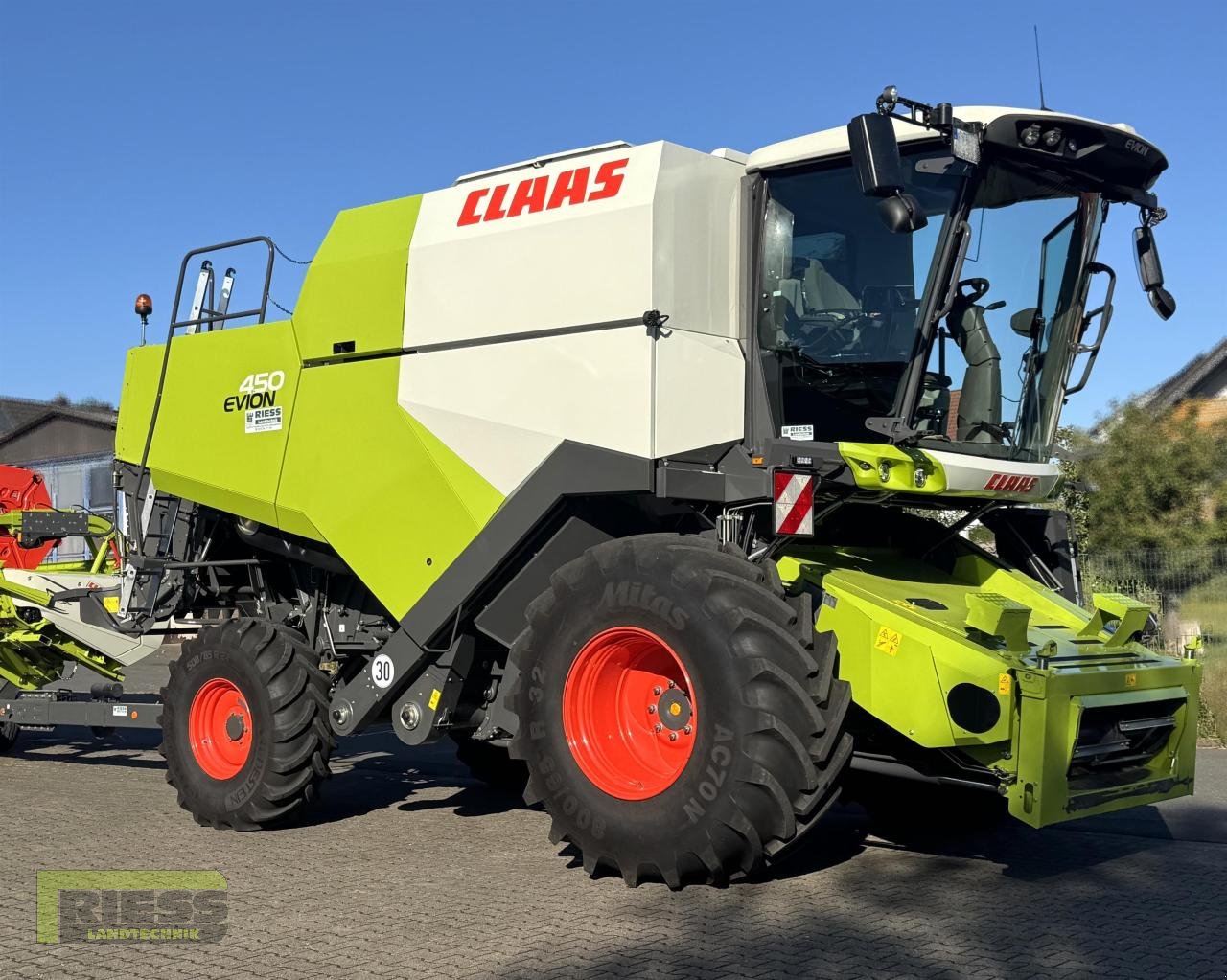 Mähdrescher от тип CLAAS EVION 450 Classic VARIO 560, Neumaschine в Homberg/Ohm - Maulbach (Снимка 22)