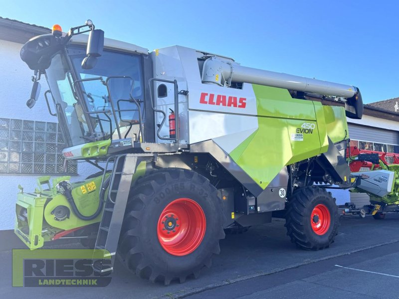 Mähdrescher des Typs CLAAS EVION 450 VARIO 560 Classic  E5, Neumaschine in Homberg/Ohm - Maulbach (Bild 1)