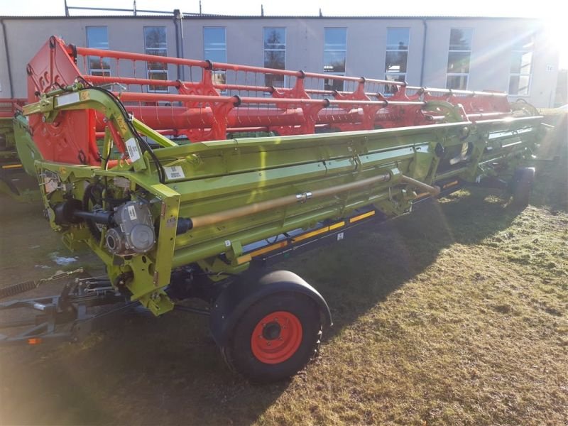 Mähdrescher typu CLAAS GEBR MÄHDRESCHER LEXION 8700TT, Gebrauchtmaschine v Lommatzsch (Obrázek 30)