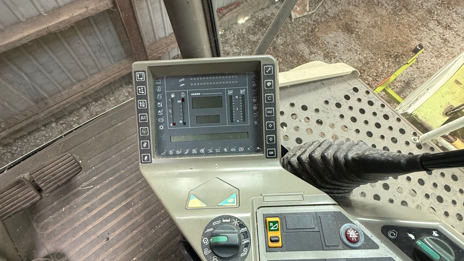 Mähdrescher of the type CLAAS LEXION 410 410, Gebrauchtmaschine in Hejnsvig (Picture 5)