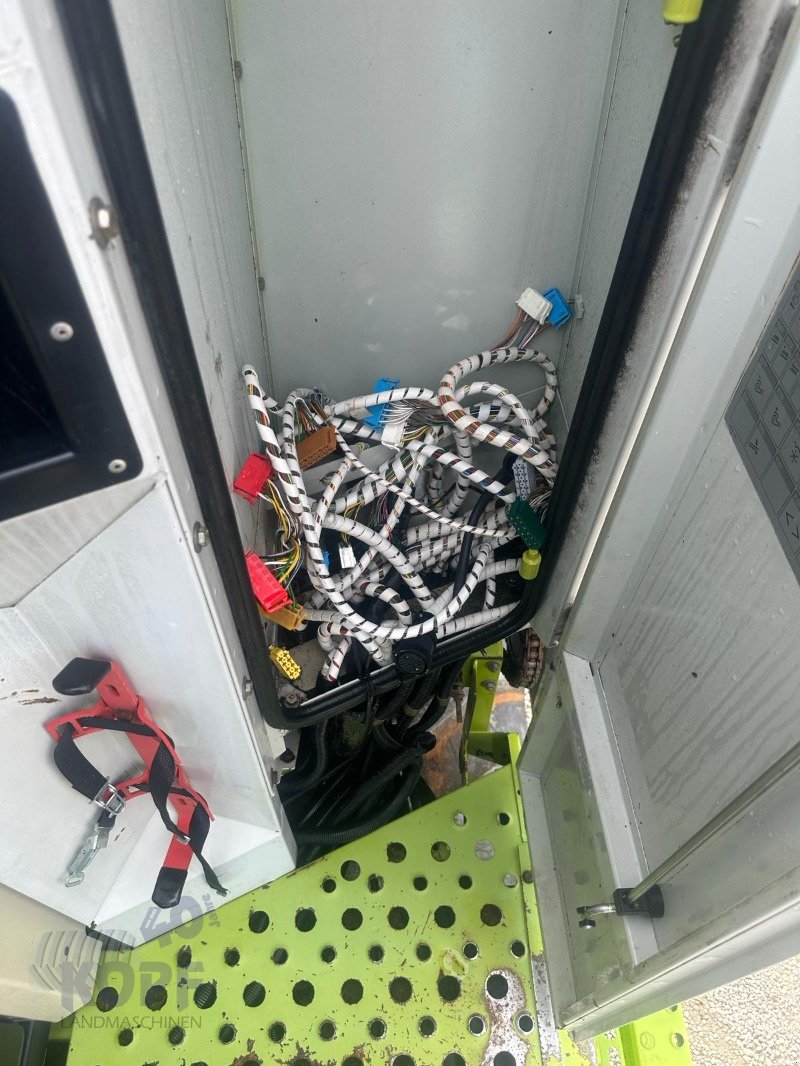 Mähdrescher des Typs CLAAS Lexion 420 Mercedesmotor Brandschaden hinten, Gebrauchtmaschine in Schutterzell (Bild 21)