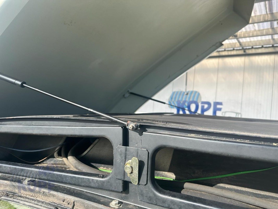 Mähdrescher типа CLAAS Lexion 420 Mercedesmotor Brandschaden hinten, Gebrauchtmaschine в Schutterzell (Фотография 9)