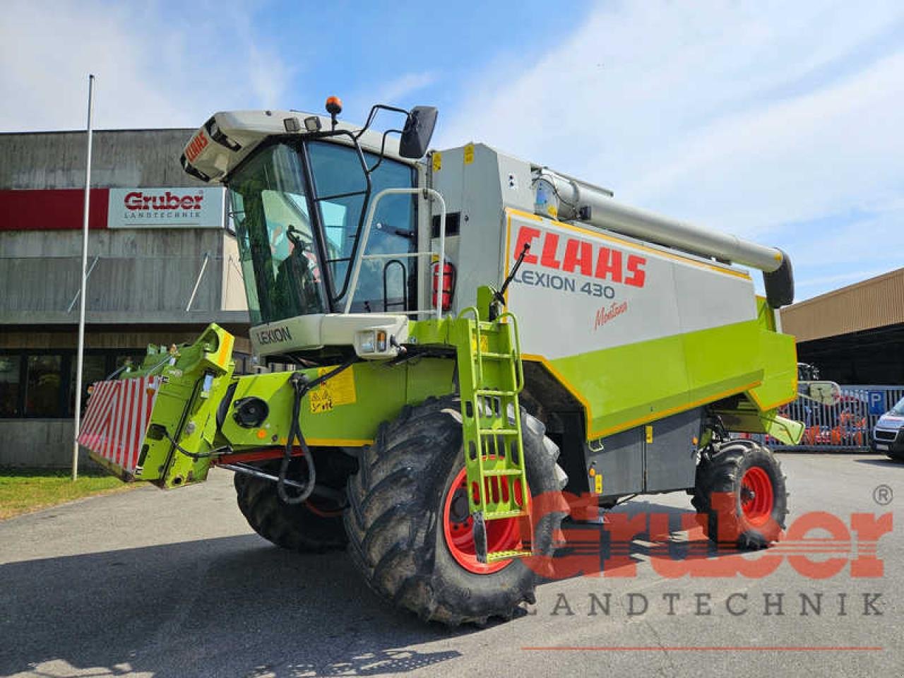 Mähdrescher of the type CLAAS Lexion 430 Montana, Gebrauchtmaschine in Ampfing (Picture 1)