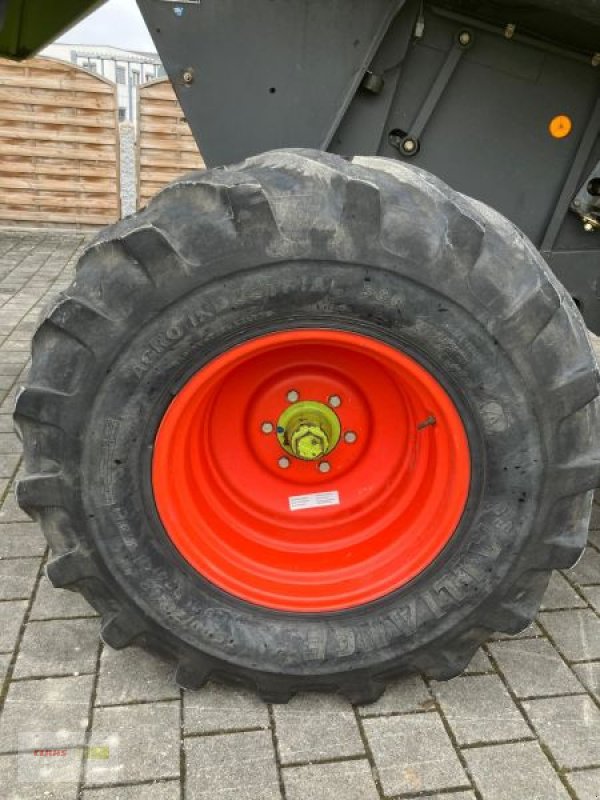 Mähdrescher van het type CLAAS LEXION 430, Gebrauchtmaschine in Töging am Inn (Foto 12)
