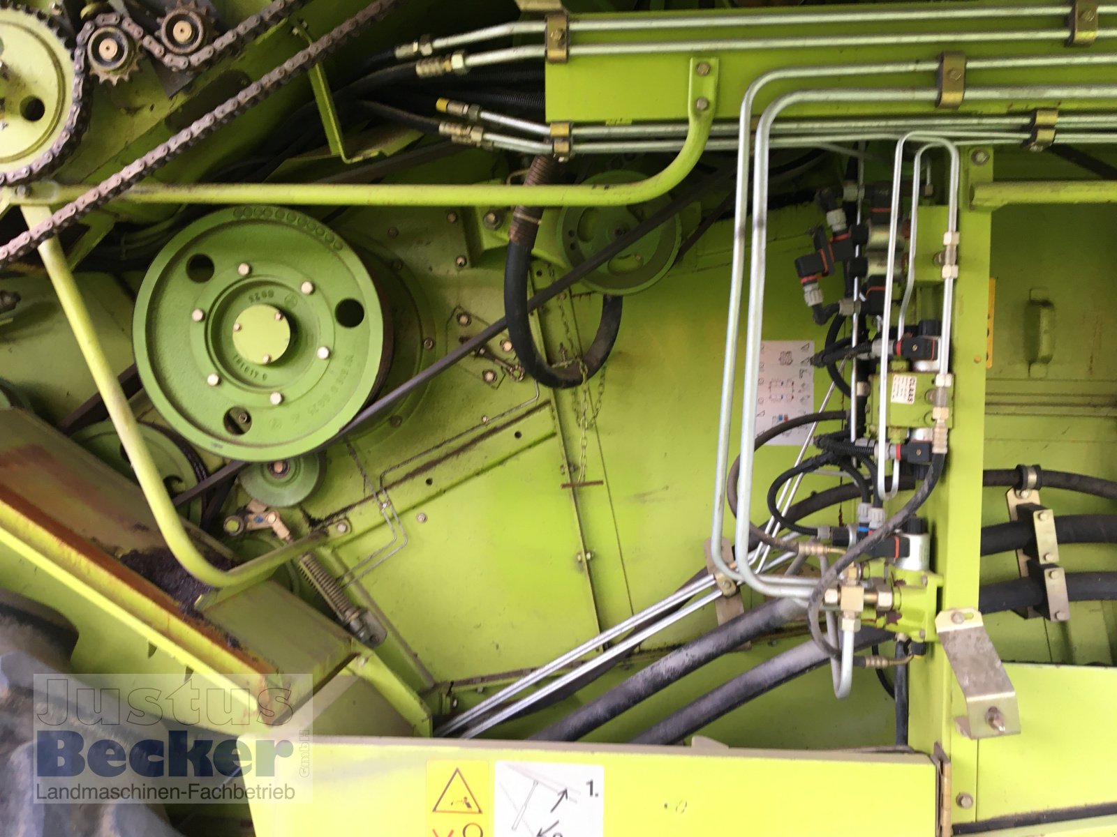 Mähdrescher des Typs CLAAS Lexion 440 CEBIS, Gebrauchtmaschine in Weimar-Niederwalgern (Bild 10)