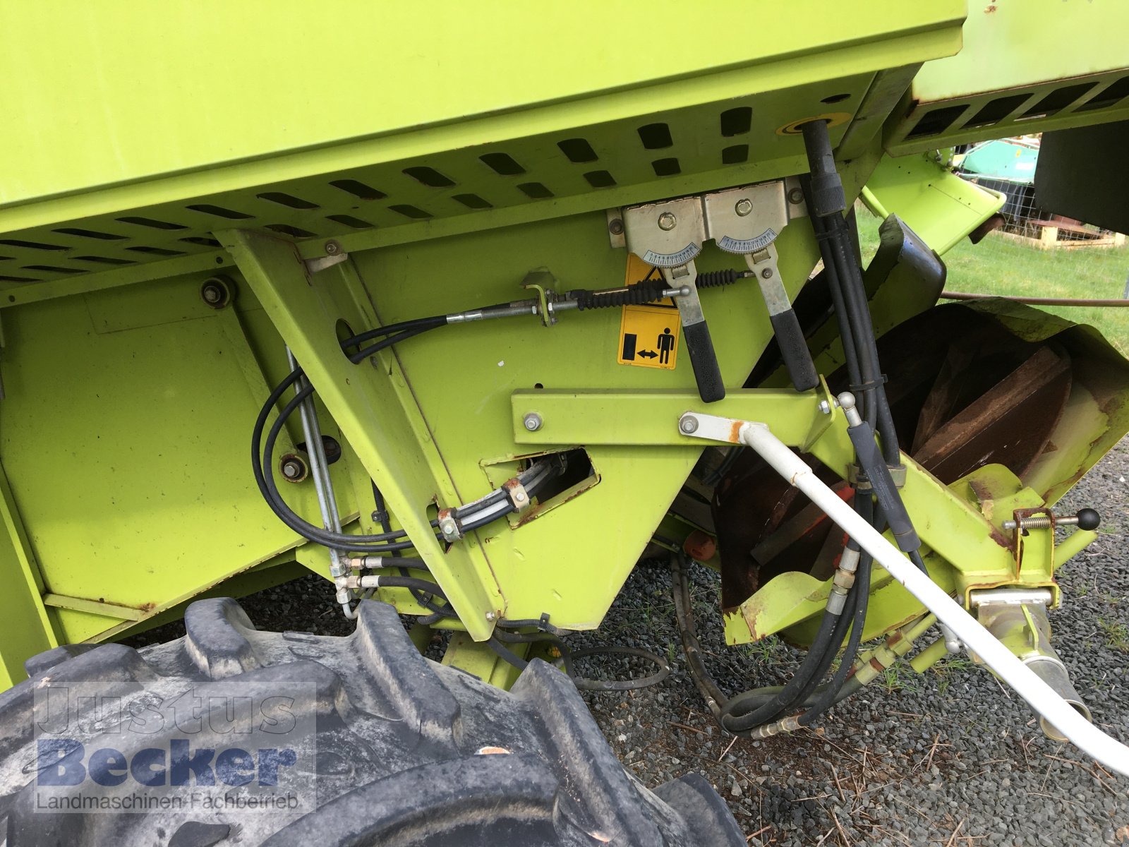 Mähdrescher des Typs CLAAS Lexion 440 CEBIS, Gebrauchtmaschine in Weimar-Niederwalgern (Bild 12)
