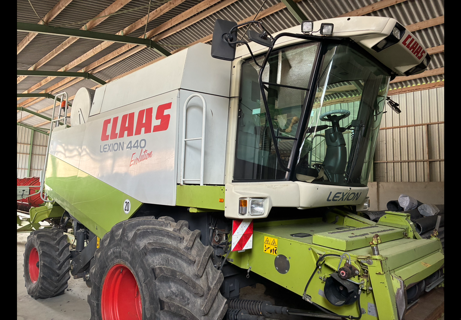 Mähdrescher a típus CLAAS LEXION 440 EVOLUTION, Gebrauchtmaschine ekkor: ST CLEMENT DE LA PLACE (Kép 5)