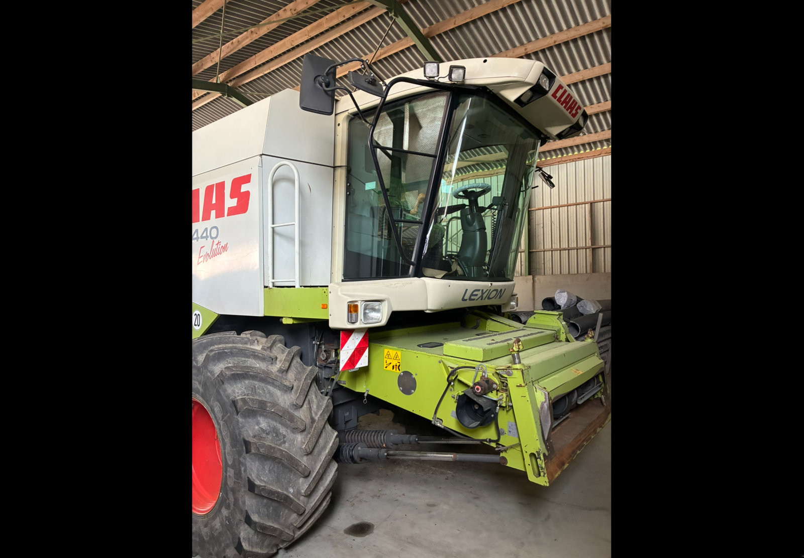 Mähdrescher a típus CLAAS LEXION 440 EVOLUTION, Gebrauchtmaschine ekkor: ST CLEMENT DE LA PLACE (Kép 2)