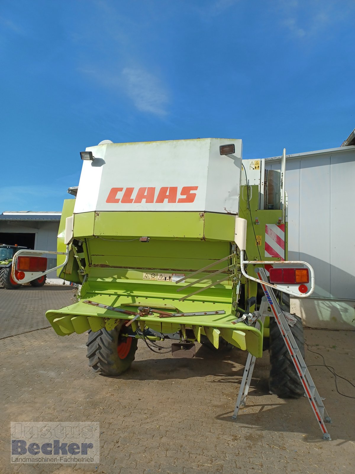 Mähdrescher of the type CLAAS Lexion 440, Gebrauchtmaschine in Weimar-Niederwalgern (Picture 3)