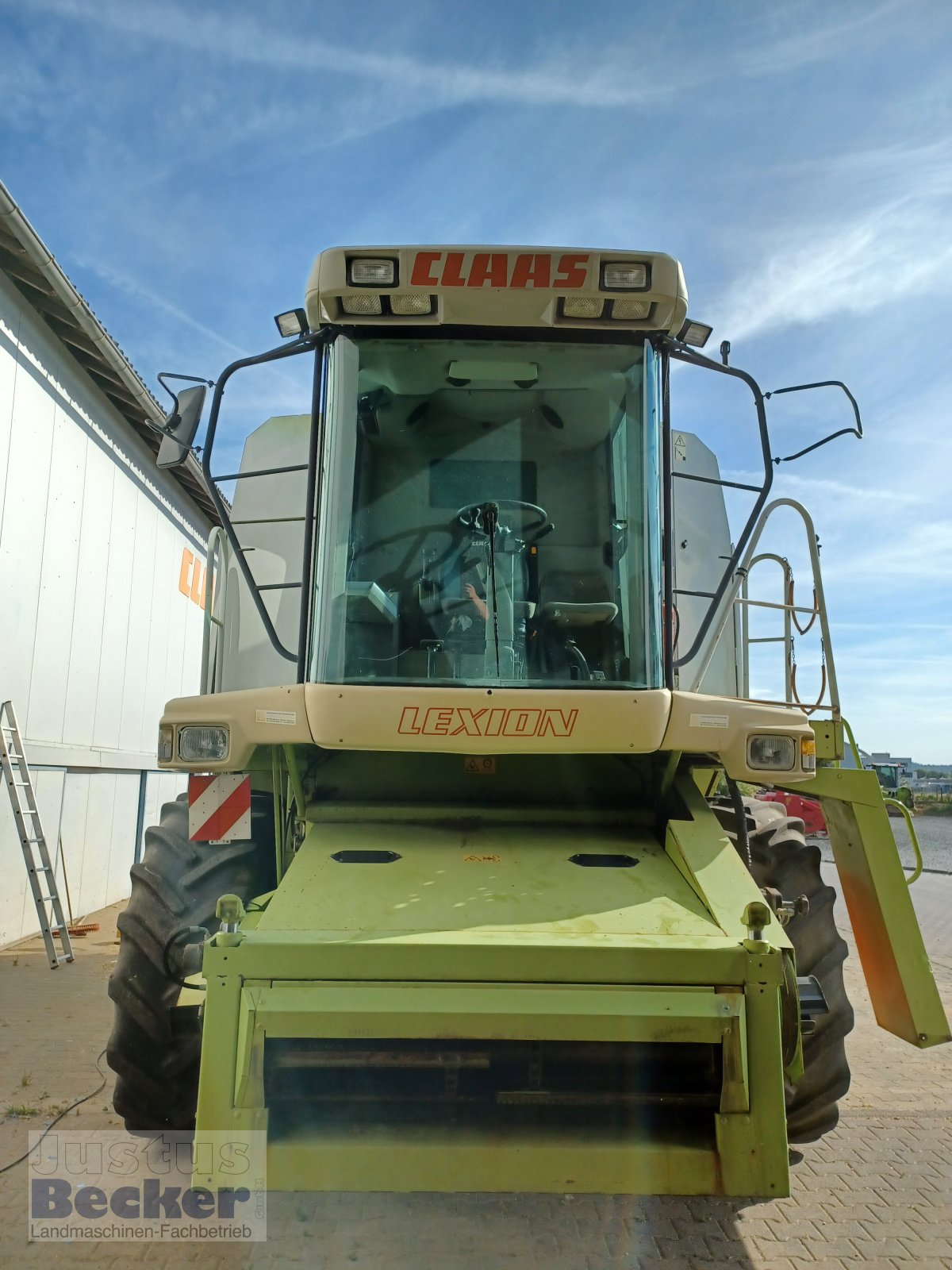 Mähdrescher of the type CLAAS Lexion 440, Gebrauchtmaschine in Weimar-Niederwalgern (Picture 5)