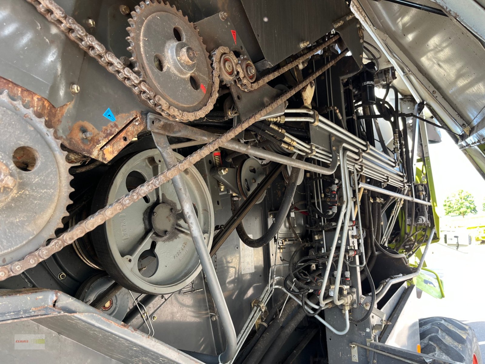 Mähdrescher des Typs CLAAS Lexion 450 REPARATURBEDÜRFTIG nach Brandschaden, Gebrauchtmaschine in Langenau (Bild 7)