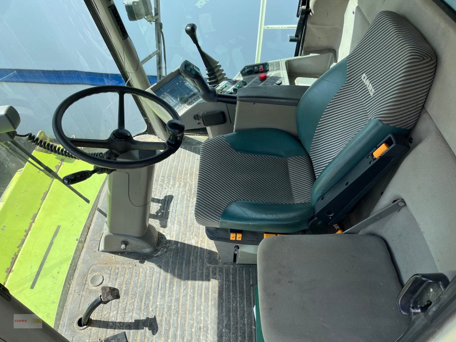 Mähdrescher des Typs CLAAS Lexion 450 REPARATURBEDÜRFTIG nach Brandschaden, Gebrauchtmaschine in Langenau (Bild 13)