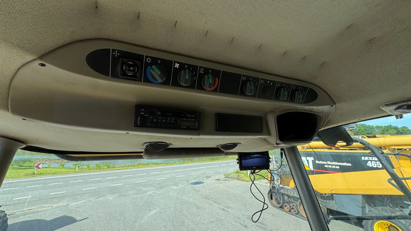 Mähdrescher des Typs CLAAS Lexion 460 EVOLUTION MED BÆLTER, 4WD OG V900 SKÆREBORD!, Gebrauchtmaschine in Nørager (Bild 17)