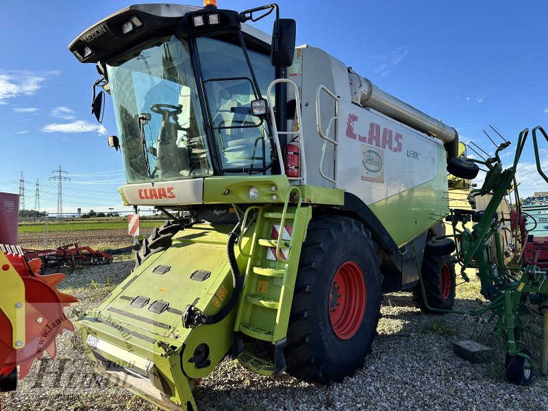 Mähdrescher des Typs CLAAS Lexion 520, Gebrauchtmaschine in Stephanshart (Bild 1)