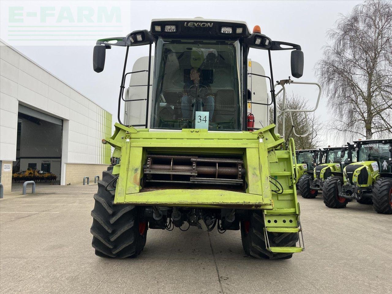 Mähdrescher des Typs CLAAS LEXION 530 M, Gebrauchtmaschine in SUFFOLK (Bild 2)