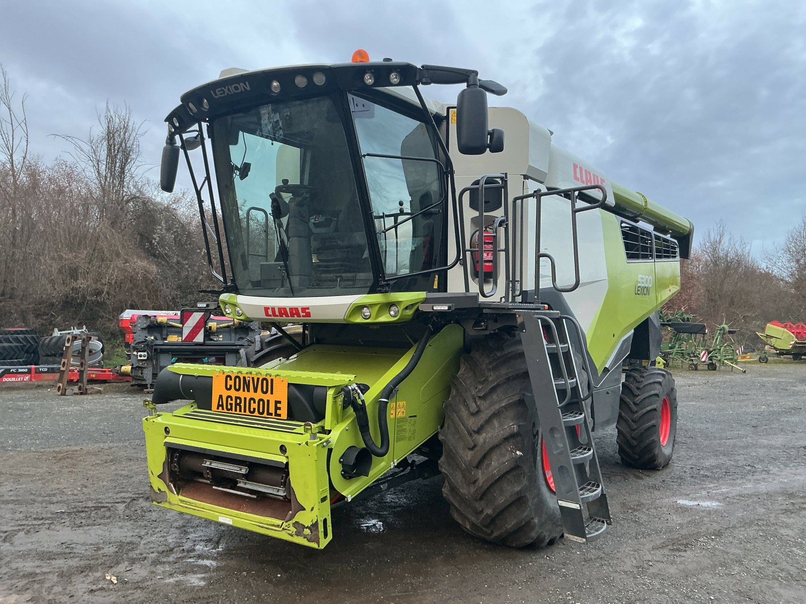 Mähdrescher типа CLAAS LEXION 5300 OFFRE EXCLUSIVE, Gebrauchtmaschine в ST CLEMENT DE LA PLACE (Фотография 1)