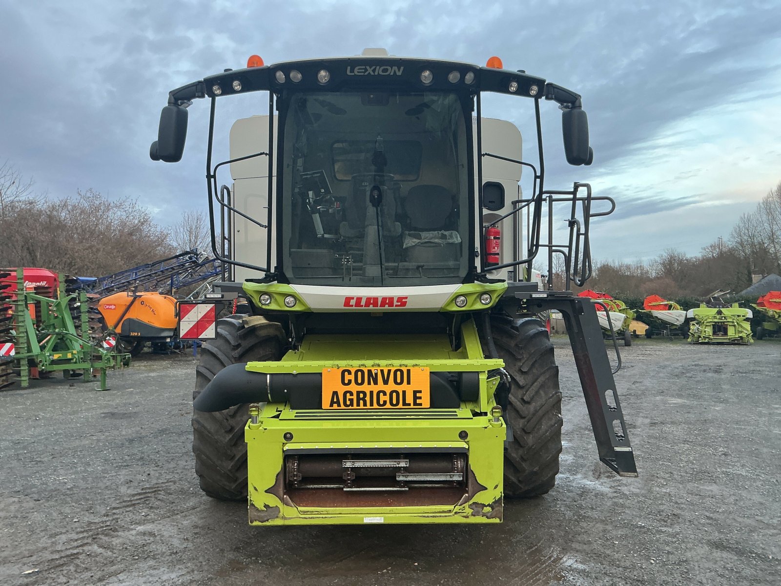 Mähdrescher vrste CLAAS LEXION 5300 OFFRE EXCLUSIVE, Gebrauchtmaschine v ST CLEMENT DE LA PLACE (Slika 11)