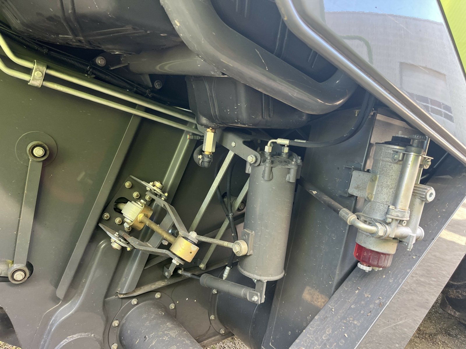 Mähdrescher typu CLAAS LEXION 5300 +V680, Gebrauchtmaschine v PONTIVY (Obrázek 10)